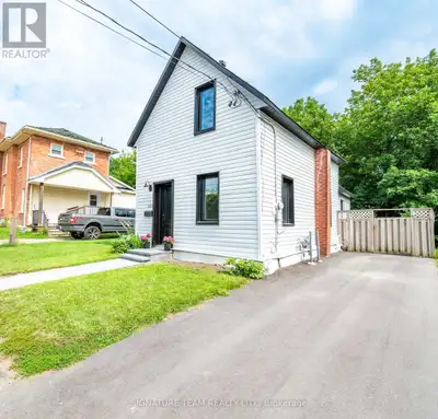 Showcasing modern style, explore this beautiful 3-bedroom, 1-bath home in the heart of Renfrew. From...