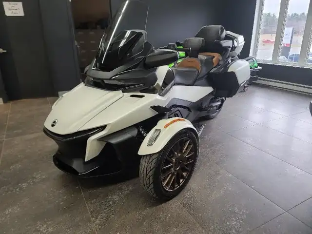 2024 CAN-AM RT Sea-to-Sky SE6 in Sport Touring in Lanaudière - Image 3