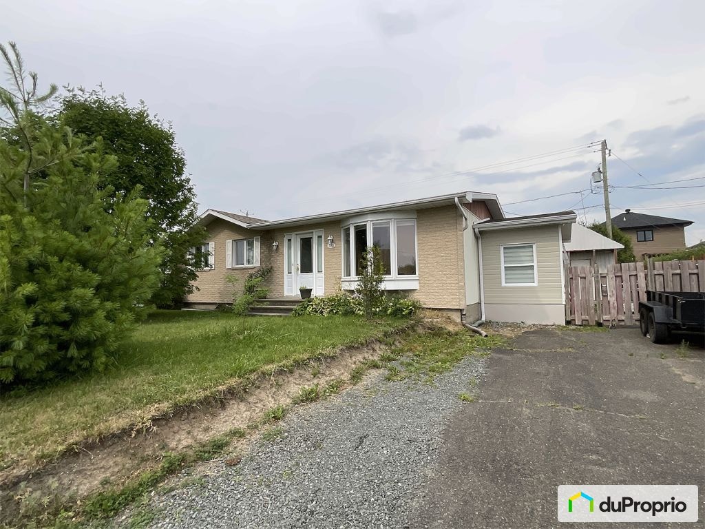 $399,000 - Bungalow for sale in Pintendre — photo 1