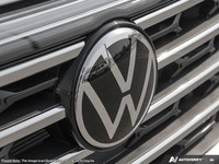 Command the road and accommodate your entire crew in this virtually new 2025 Volkswagen Atlas Comfor... (image 8)