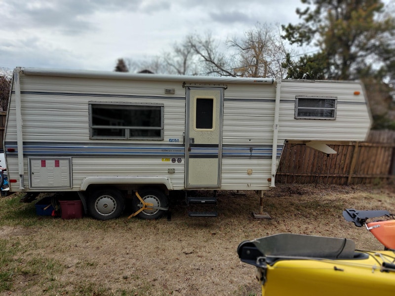 1988 21.5ft Travelaire Rustler 5th wheel Travel Trailers & Campers