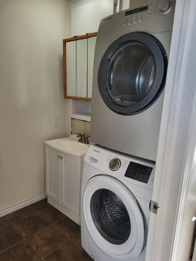 194.5 Carmarthen st in Long Term Rentals in Saint John - Image 11
