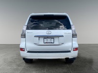 Thanks for viewing our House Of Cars McKnight inventory! AMVIC licensed dealer! Step into luxury and... (image 4)
