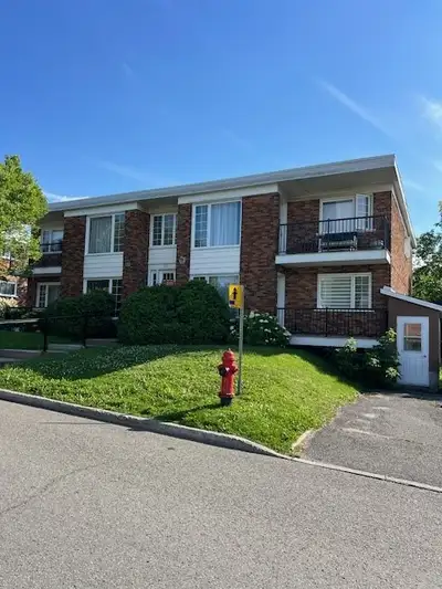 5 Disponible 1er juillet STE-FOY 770 rue des Mélèzes, Québec (Québec) G1X 3C9 Entrée indépendante Es...