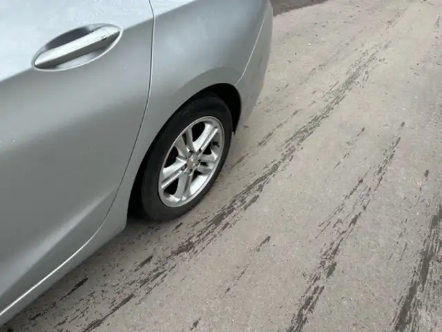 2018 Chevrolet Cruze 4dr Sdn 1.4L LT w/1SD in Cars & Trucks in City of Toronto - Image 14