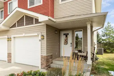 Welcome home! Wonderful modern 3 bedroom townhouse with single garage in North East Edmonton situate...