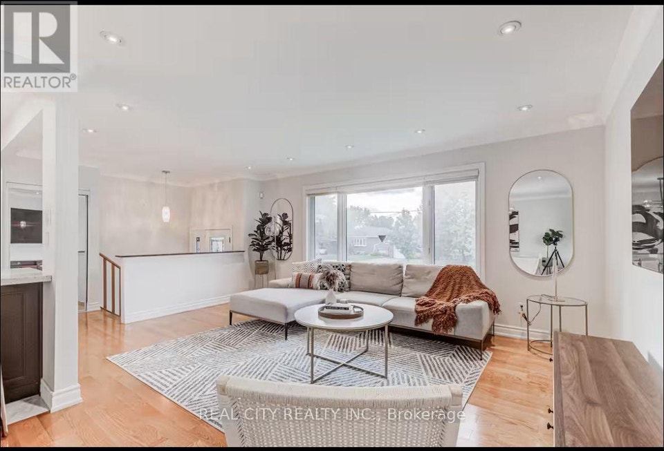 MAIN - 96 WYNDCLIFF CRESCENT Toronto (Victoria Village), Ontario 2