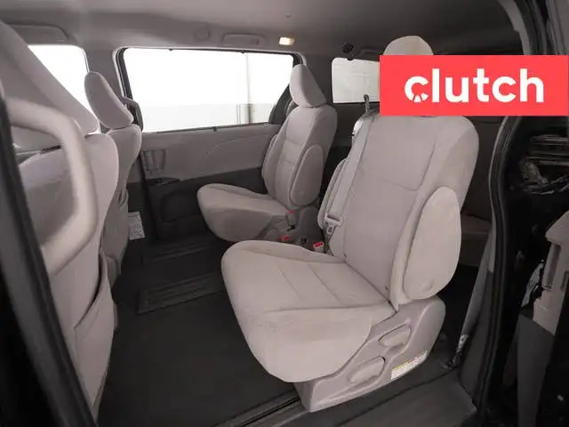 2020 Toyota Sienna LE 8-Passenger in Cars & Trucks in City of Toronto - Image 18