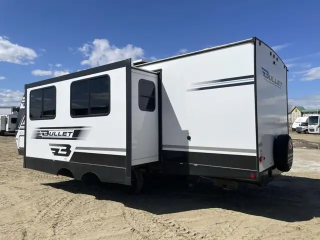 2025 Keystone RV Bullet Classic 2640BHWE in Travel Trailers & Campers in Edmonton - Image 31