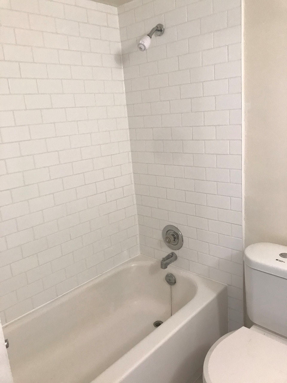 Two bedroom unit available for rent - 1 MONTH FREE* 4