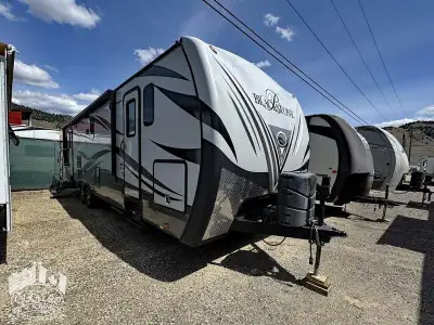 2014 Black Stone 280RLS Built tough with premium comfort — ideal for extended stays and four-season...