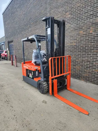 Keywords: used forklift, electric forklift, 3-wheel forklift, Toyota forklift, 3-stage mast, 4,000 l...