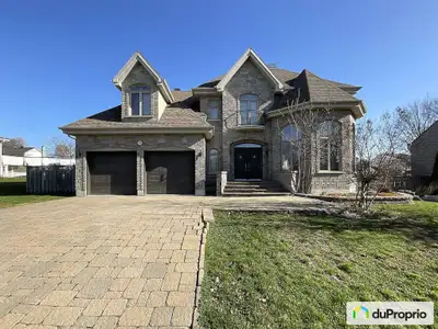 Superbe maison familiale de 5 chambre a coucher, 2 salles de bain et 1 salle d'eau, située dans un s...