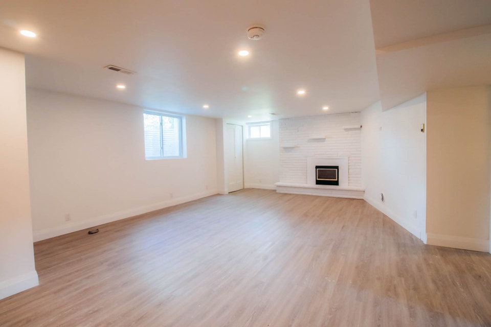 191 Gadsby Ave, Welland - 1 Bedroom Lower Unit 2