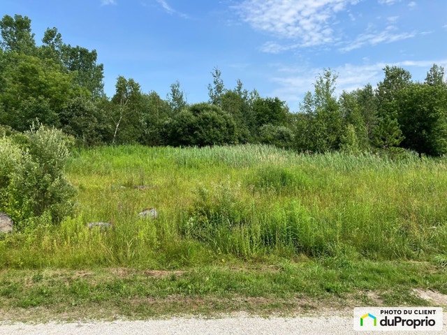 $129,900 - Residential Lot for sale in Magog — photo 1
