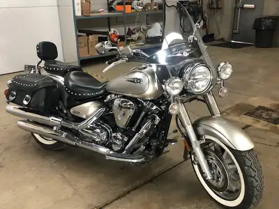 Original owner, as new condition, no marks or scratches, perfect shape. 7461 orig. km.