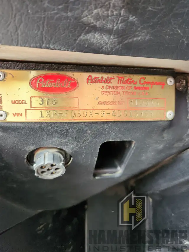 2004 PETERBILT 378 Sleeper Semi Truck w/ C15 Cat Engine in Heavy Trucks in Edmonton - Image 28