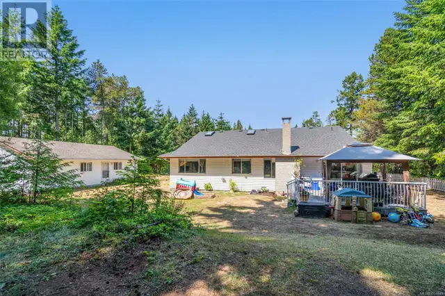 6881 Rosalyn Cres Lantzville, British Columbia62863788457475123