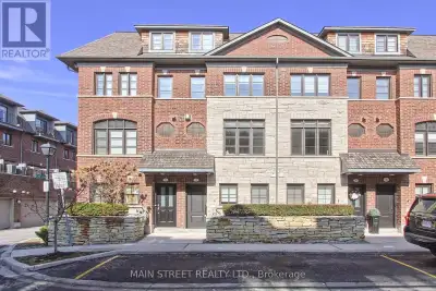 This beautiful Townhome in West Woodbridge is by Dunpar Homes and has been fully renovated from top...