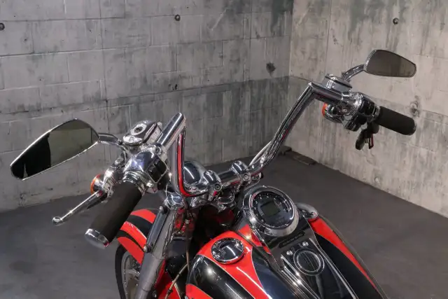 2011 Harley-Davidson CVO SOFTAIL CONVERTIBLE (FLSTSE2) in Sport Bikes in Ottawa - Image 7