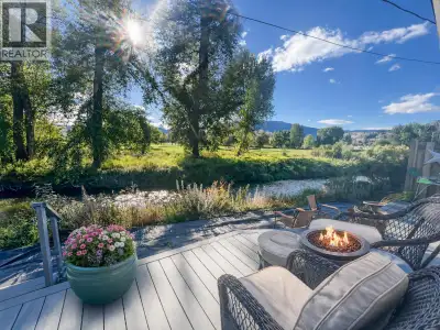 Best deal in Merritt—hands down—and set in what may be the most coveted spot in any local manufactur...