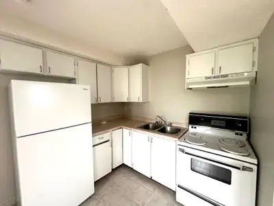 2138 Upland Street - Unit B This 2 bedroom, 1 bathroom suite is located at 2138B Upland Street, Prin...