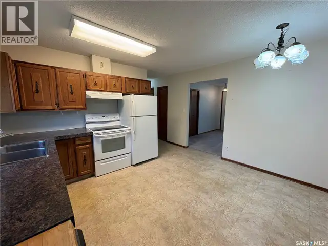 86 1st STREET SW Wadena, Saskatchewan in Houses for Sale in Saskatoon - Image 8
