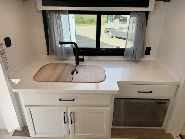 2024 Forest River RIVERSTONE 421 FK in Travel Trailers & Campers in St. Albert - Image 32