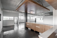 Bienvenue au 6750 avenue Esplanade, Votre nouvelle destination pour cultiver les idées Bureaux loft... (image 1)