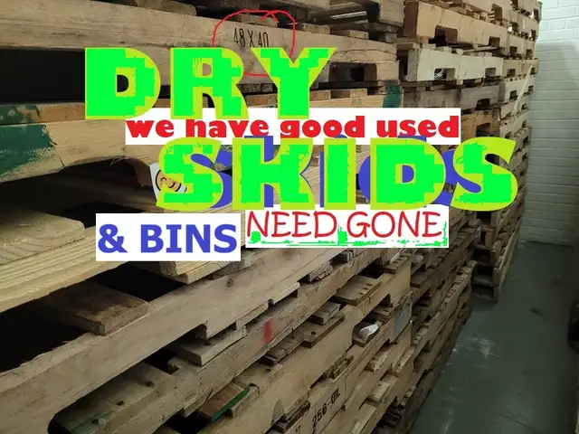 free packing filler materials PLUS pallets for sale WOOD plastic in Storage & Organization in Mississauga / Peel Region - Image 9