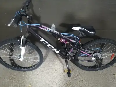 BICYCLE 26'' WHEELS 18 SPEEDS SOUTH ETOBICOKE, View more