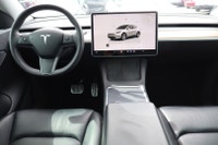 7 PASSENGER ACCIDENT FREE Revolutionize Your Drive: 2022 Tesla Model Y Long Range Dual Motors. Embar... (image 9)