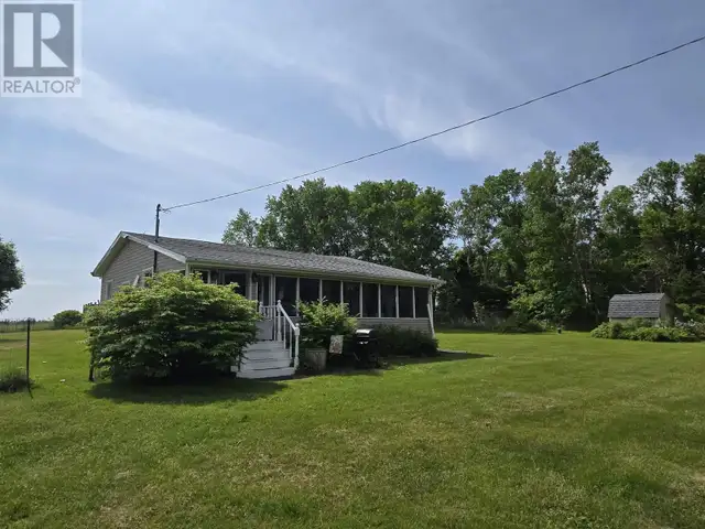 393 Ponds Road South Pinette, Prince Edward Island628633165527061224