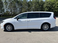 // ACCIDENT FREE!! // This used 2024 Chrysler Grand Caravan SXT 2WD is a practical family minivan wi... (image 9)