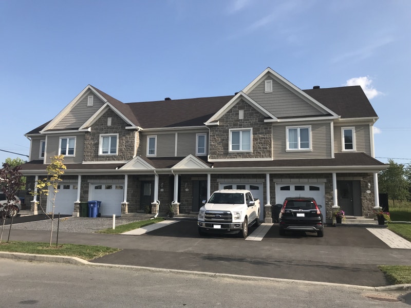 MAISONS DE VILLE NEUVES 5 1/2 CHAMBLY OCCUPATION IMMÉDIATE