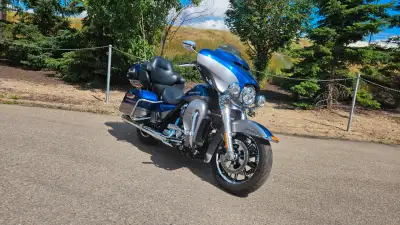 2017 Harley Davidson Ultra Low in excellent shape, fully serviced and ready for the riding season. L...