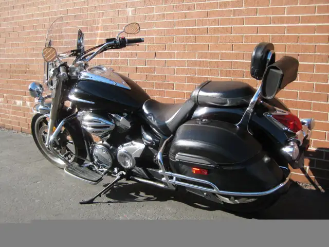 2010 YAMAHA V-STAR 950 TOURER in Street, Cruisers & Choppers in City of Toronto - Image 9