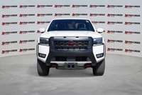 Conquer any adventure in this rugged 2025 Nissan Frontier PRO-4X Crew Cab Pickup. With just 14,403 k... (image 8)