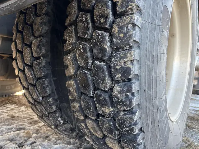 2006 KENWORTH T800 in Heavy Trucks in Kamloops - Image 18