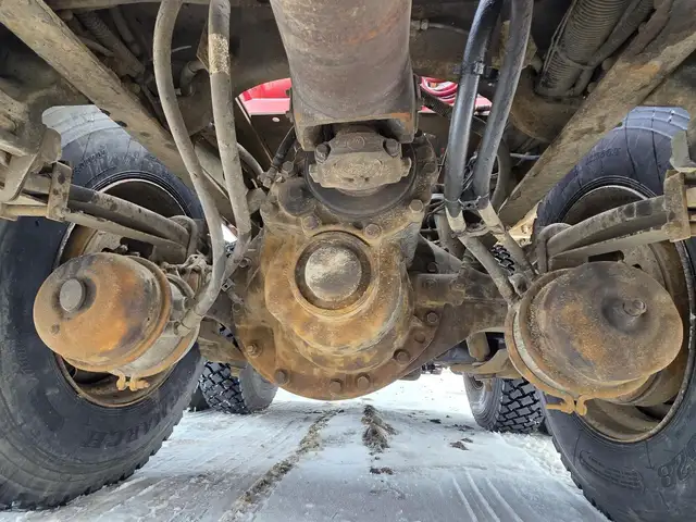 2012 PETERBILT 388 in Heavy Trucks in Saskatoon - Image 19