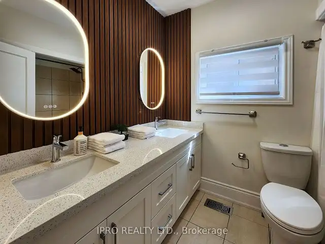 Beautifully renovated detached bungalow in Houses for Sale in Hamilton - Image 4