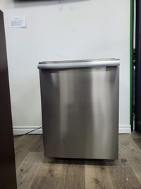 Miele dishwasher stainless 24″ G2180SC-SF Used