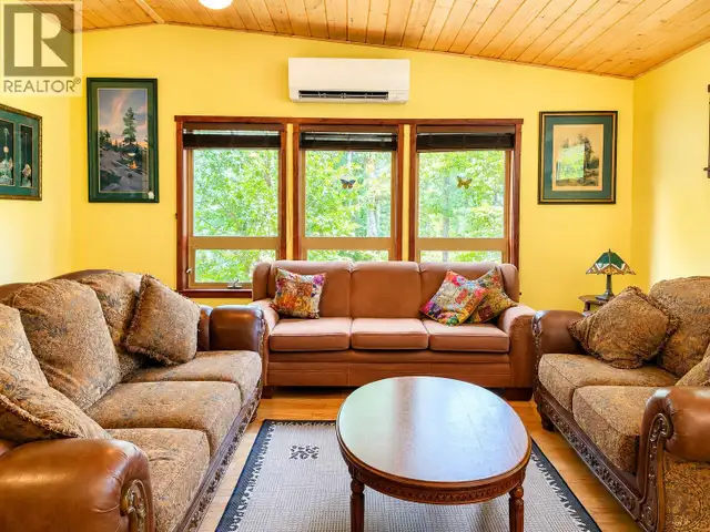 6681 BARNETT ROAD 100 Mile House, British Columbia in Houses for Sale in 100 Mile House - Image 13