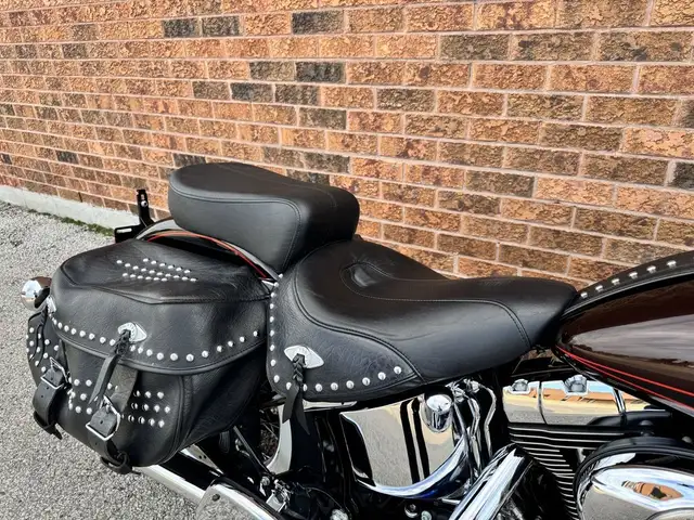 2011 Harley-Davidson Heritage Softail Classic **CANADIAN BIKE**  in Street, Cruisers & Choppers in Markham / York Region - Image 21