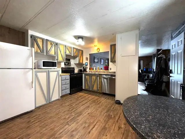 3 Bedroom mobile on 5 acres in Houses for Sale in Williams Lake - Image 7
