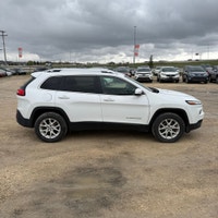 JUST ARRIVED!!! BC VEHICLE!! SELECT-TERRAIN 4WD!! HEATED SEATS/ STEERING WHEEL!! 2018 Jeep Cherokee... (image 1)