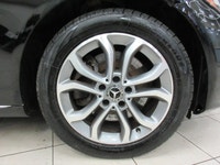 MERCEDES BENZ C300 2017 4MATIC AWD TOUT ÉQUIPÉ / TOIT OUVRANT ÉLECTRIQUE PANORAMIQUE / CAMÉRA DE REC... (image 8)
