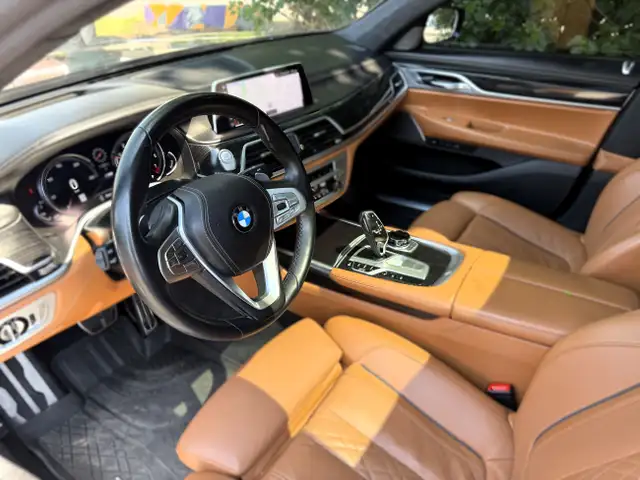 2019 BMW 7 Series 750i xDrive in Cars & Trucks in Calgary - Image 10