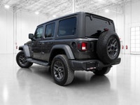 See Dealer Website for Details. ... Engine: V6 Cylinder Engine (image 4)