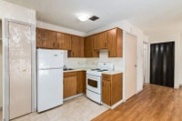 Amenities: Storage Room • Security Lights • Affordable Parking Suite & Building: Bachelor suites Spa... (image 4)
